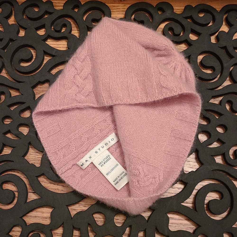 Max Studio beanie - Picture 2 of 5